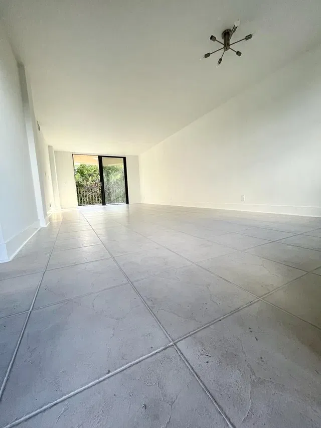 Unit 405 photo 14
