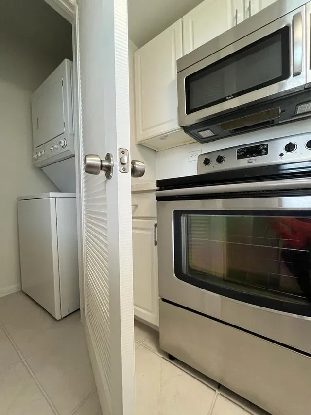 Unit 405 photo 24