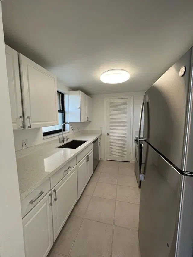 Unit 405 photo 25