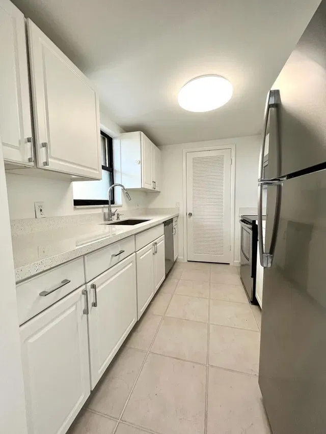Unit 405 photo 28