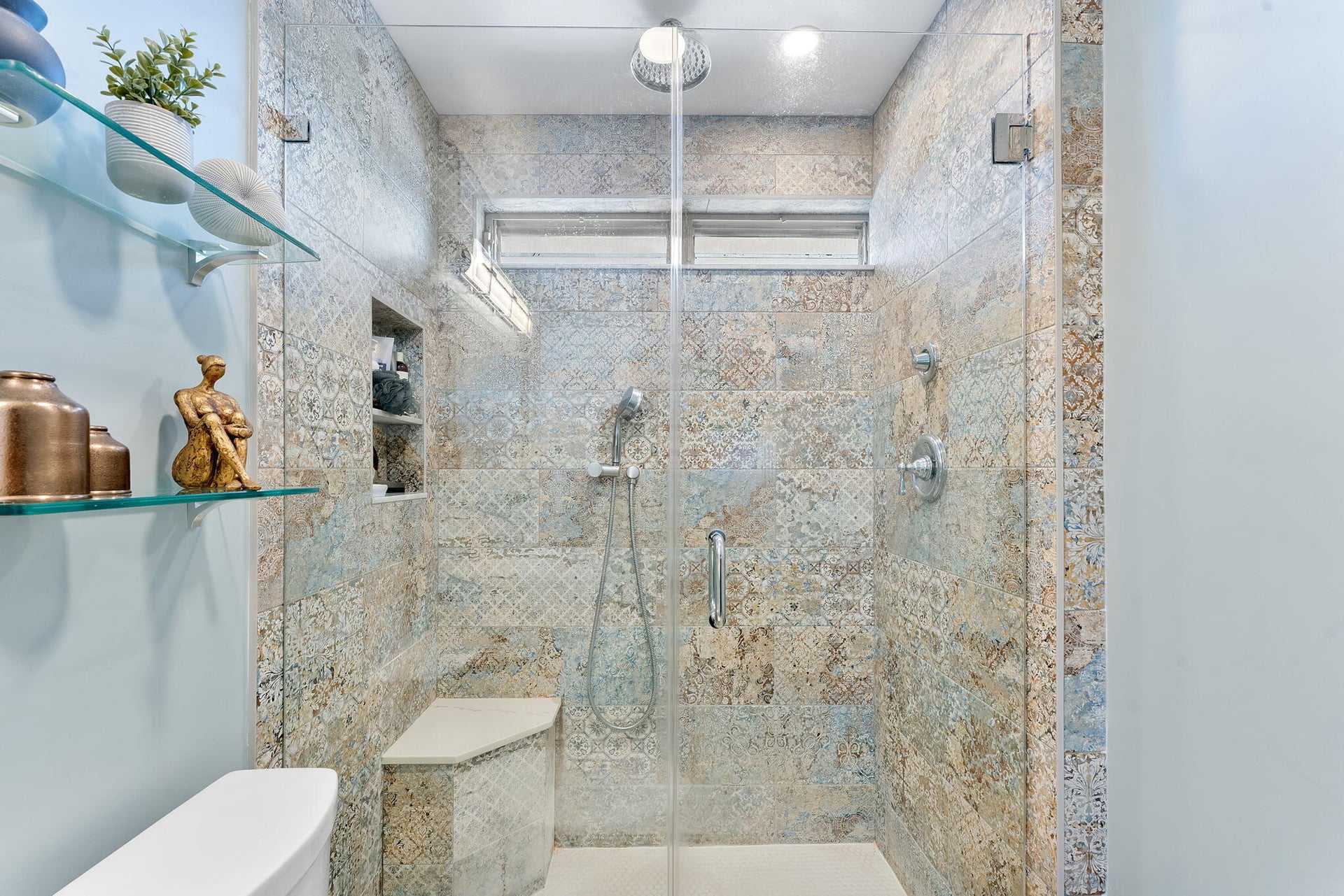 Unit 405 photo 16