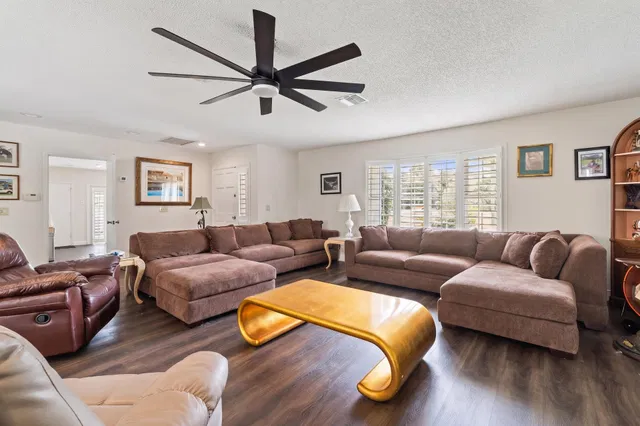  Residence photo 19