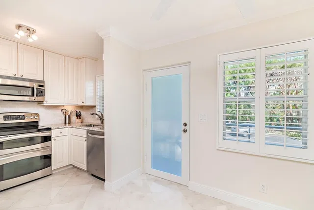 North End Palm Beach Unit 2020 photo 2