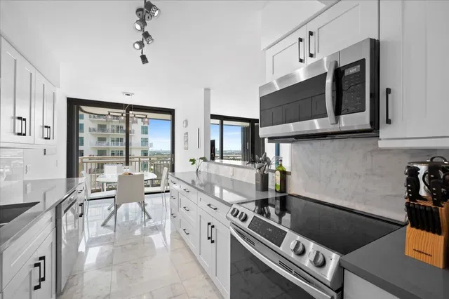 Singer Island Unit 1806 photo 9