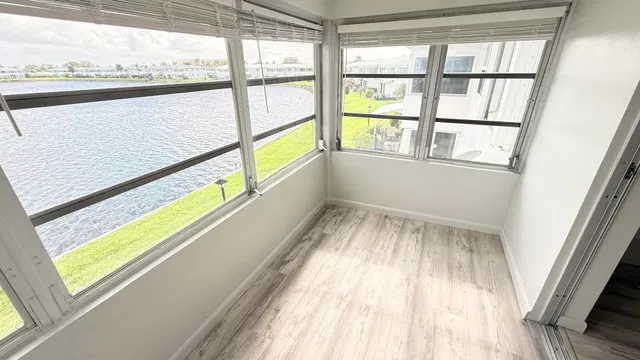 Unit 205 photo 4