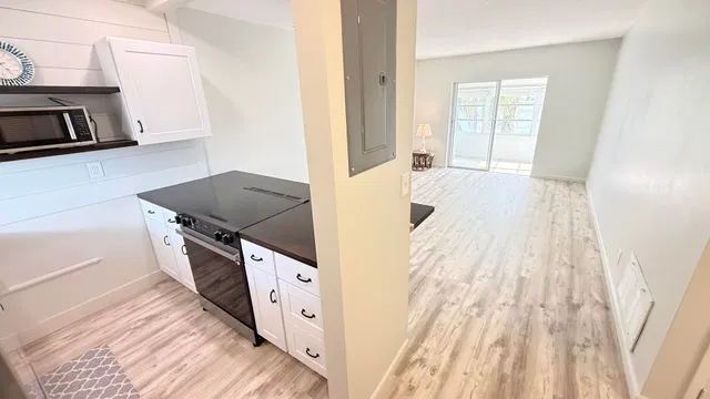 Unit 205 photo 6