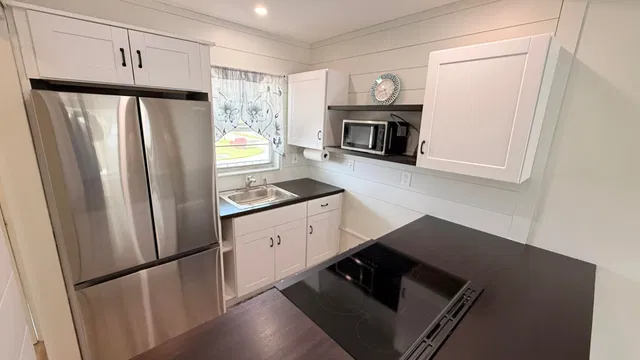 Unit 205 photo 7