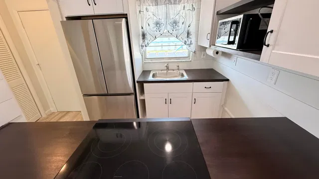 Unit 205 photo 8