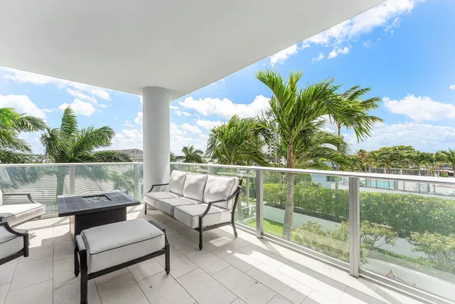 Water Club North Palm Beach Unit 403 photo 2
