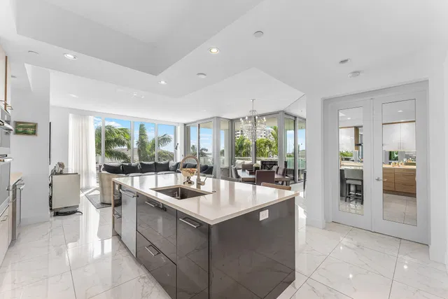 Water Club North Palm Beach Unit 403 photo 4