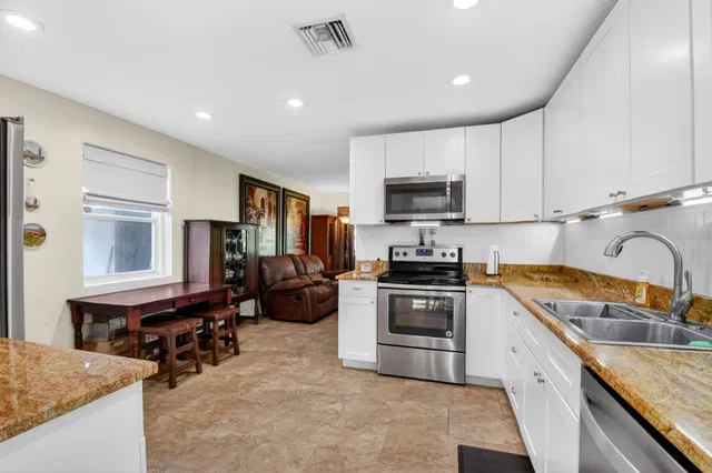 West Palm Beach Residence photo 10