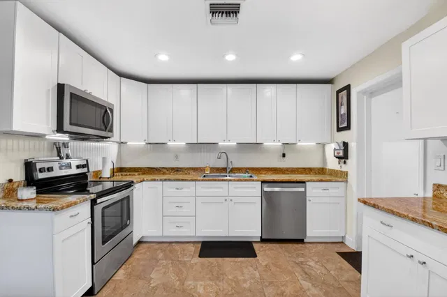 West Palm Beach Residence photo 11
