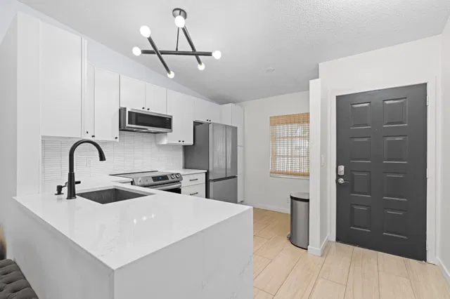 Unit C photo 8