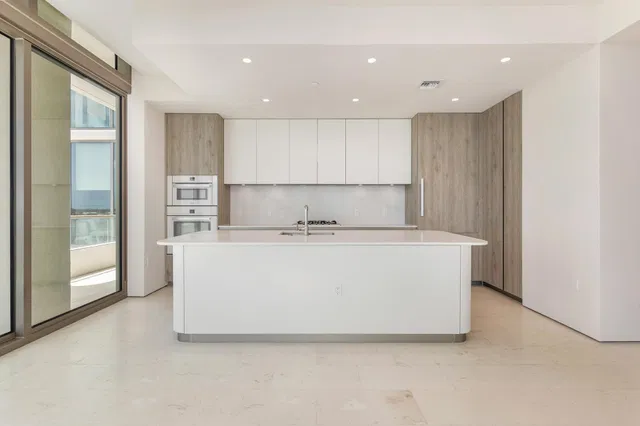 La Clara Palm Beach Unit 504 photo 8
