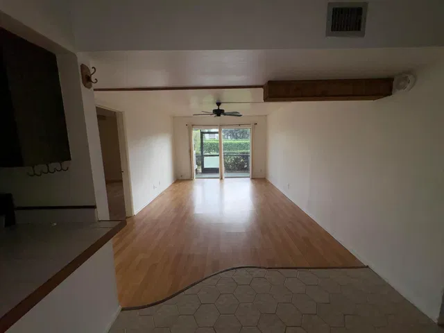 Unit 1100 photo 5