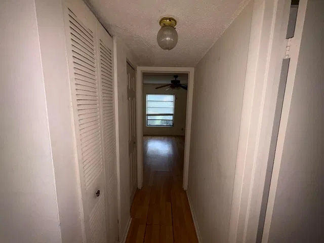 Unit 1100 photo 11