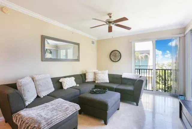 The Astor Unit 401 photo 2