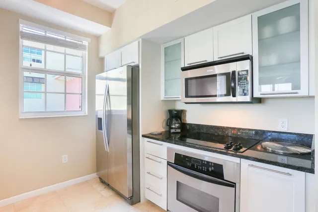 The Astor Unit 401 photo 3