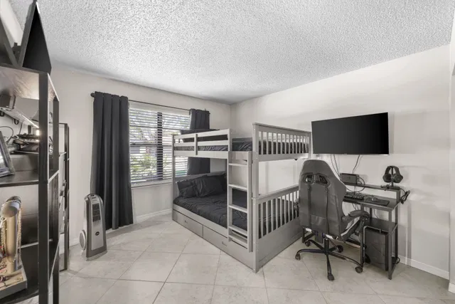 Unit L39 photo 11