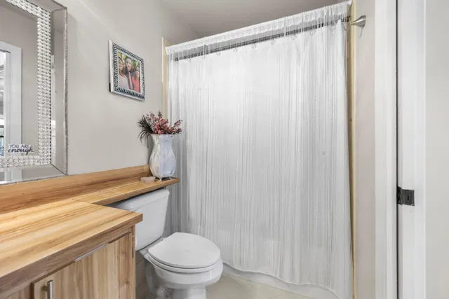 Unit L39 photo 17