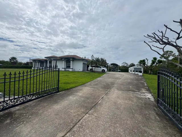 Residence photo 2