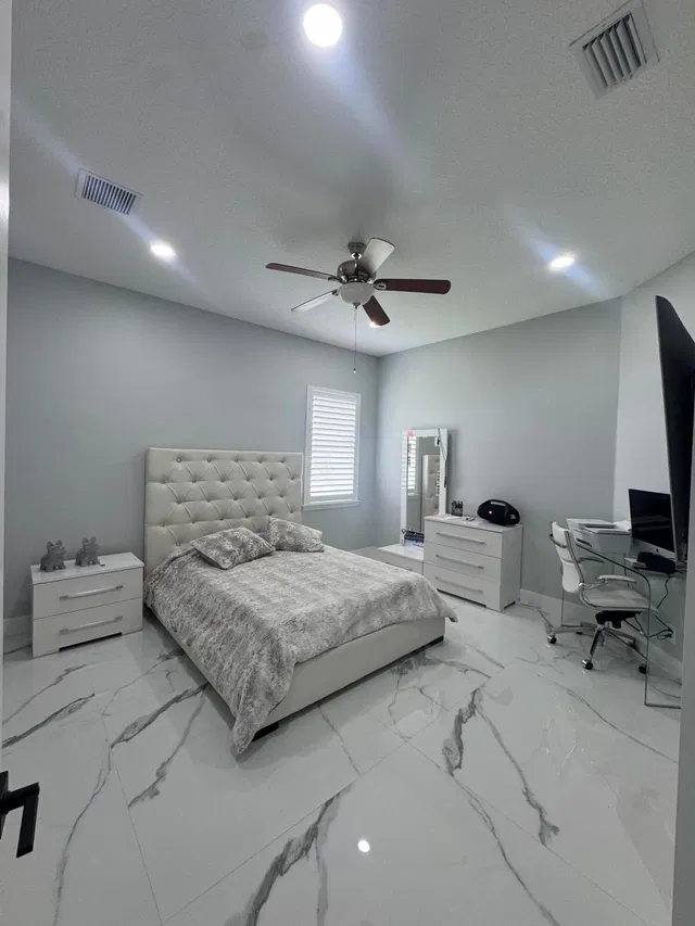 Residence photo 18