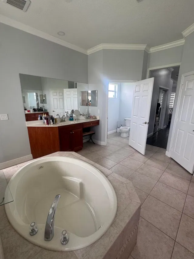 Residence photo 42