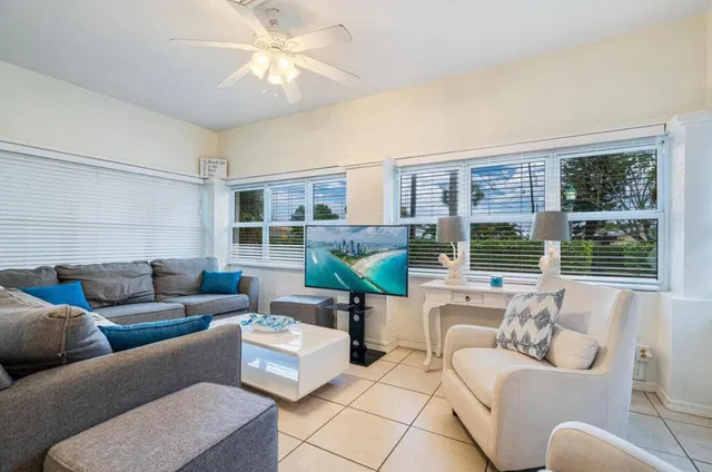West Palm Beach Residence photo 14