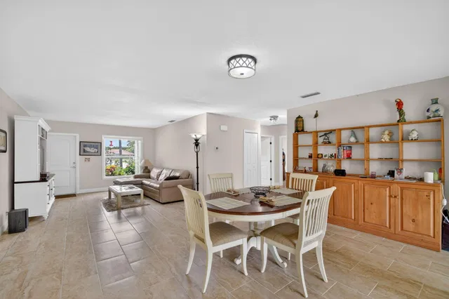 Residence photo 11