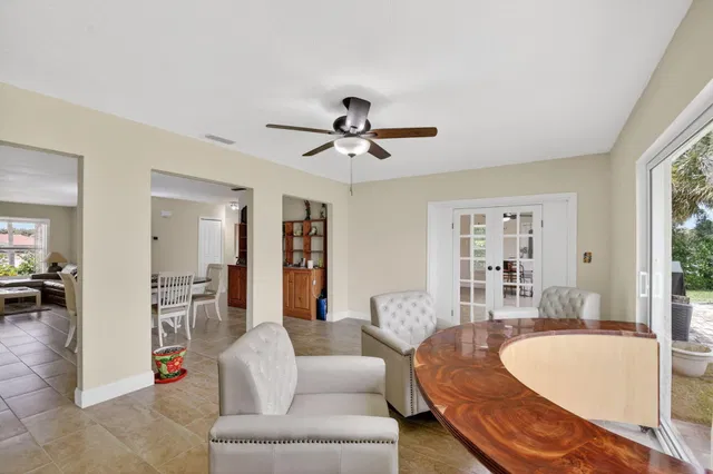 Residence photo 23