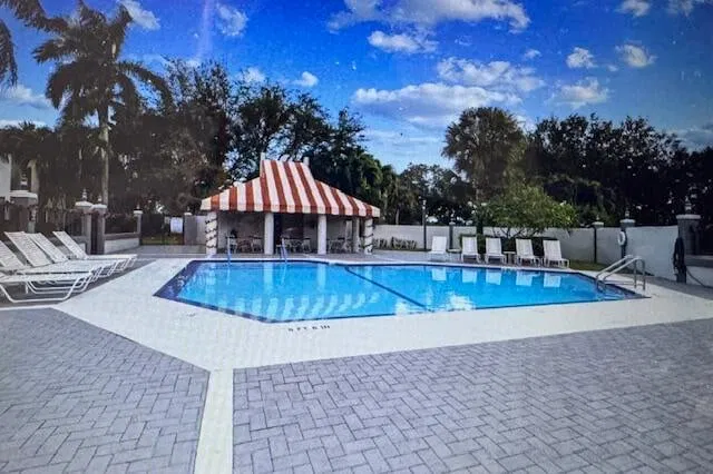 Residence photo 6
