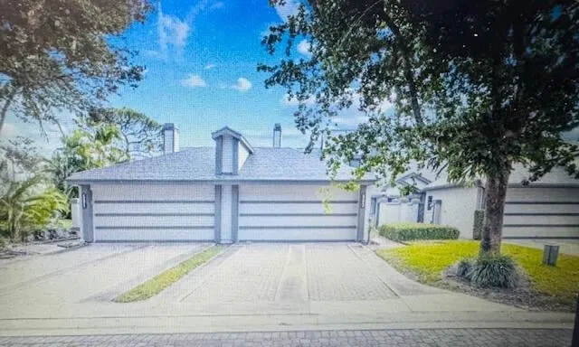 Residence photo 17