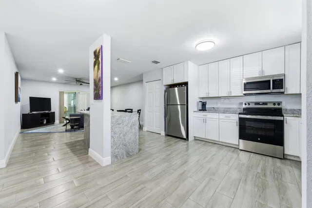 Residence photo 2