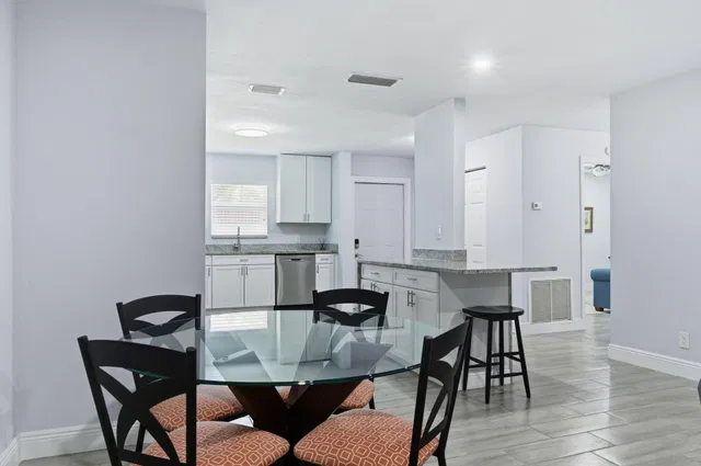 Residence photo 5