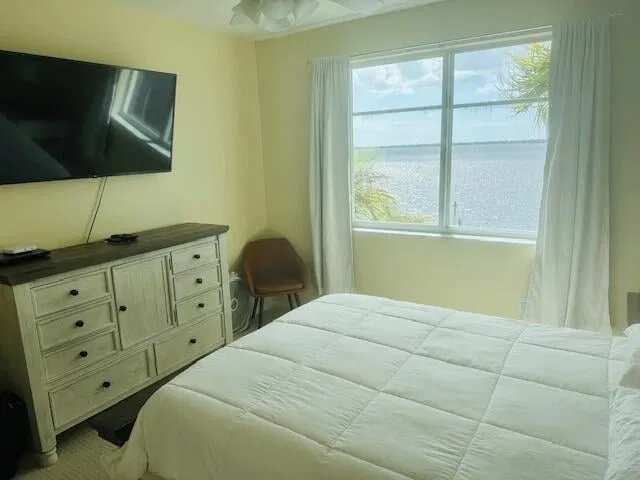 Harborage Yacht Club Unit 403 photo 12
