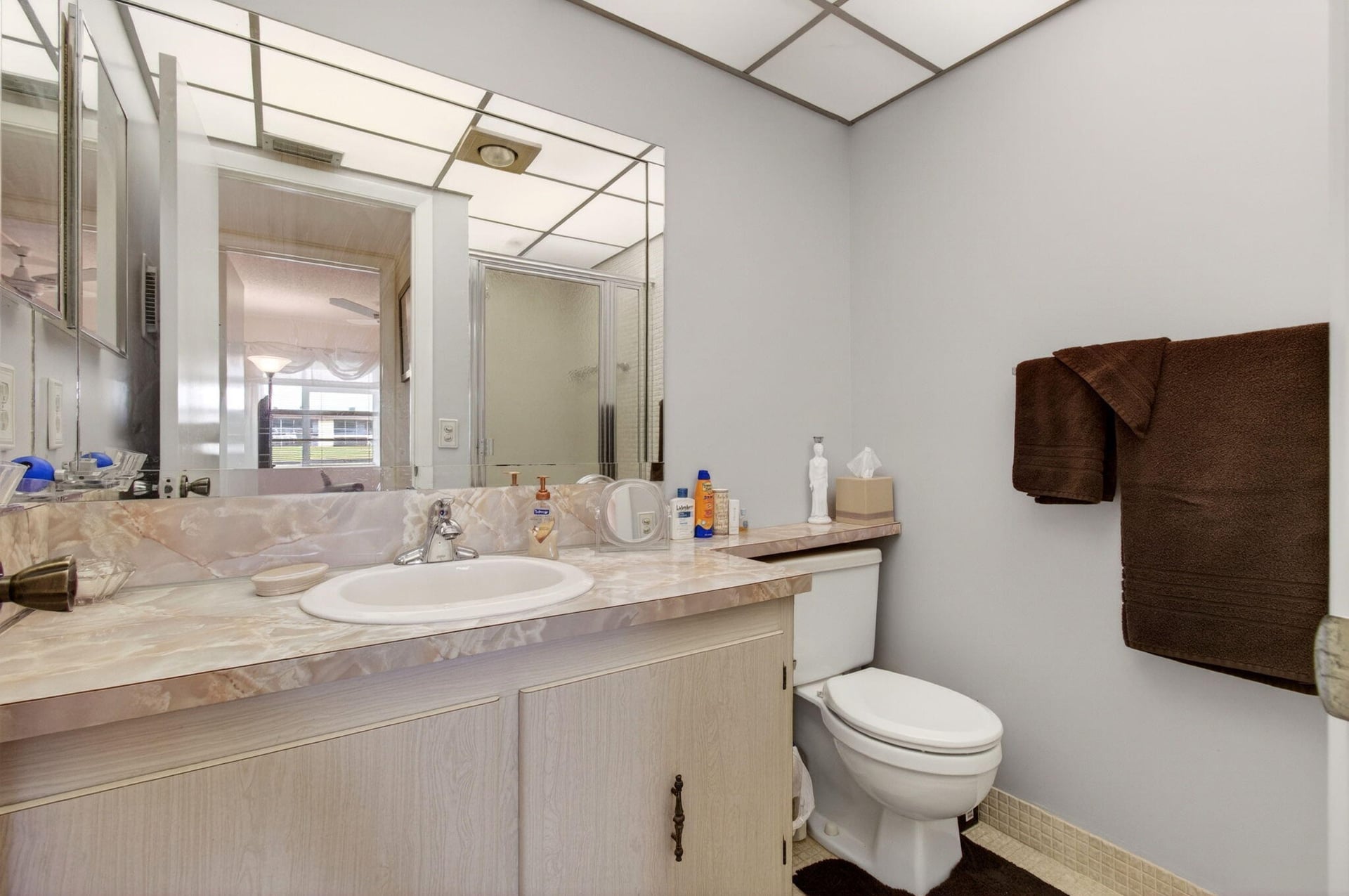 Unit H photo 17