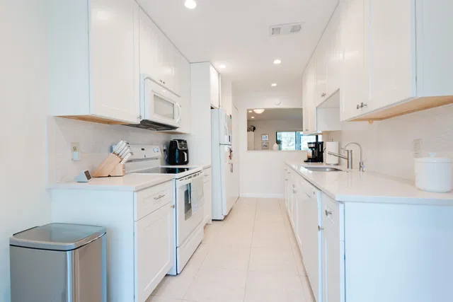 Boca Lago Country Club Homes Unit 25d photo 6