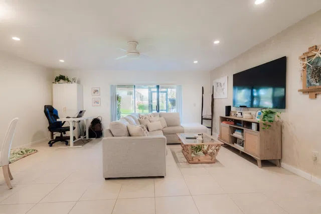Boca Lago Country Club Homes Unit 25d photo 12