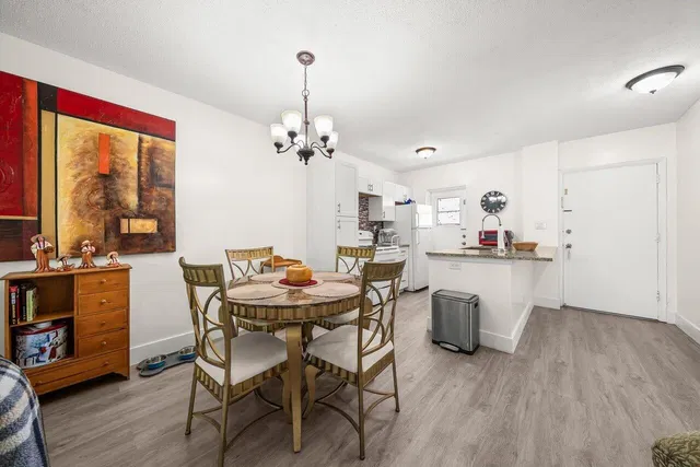 Unit 207 photo 5