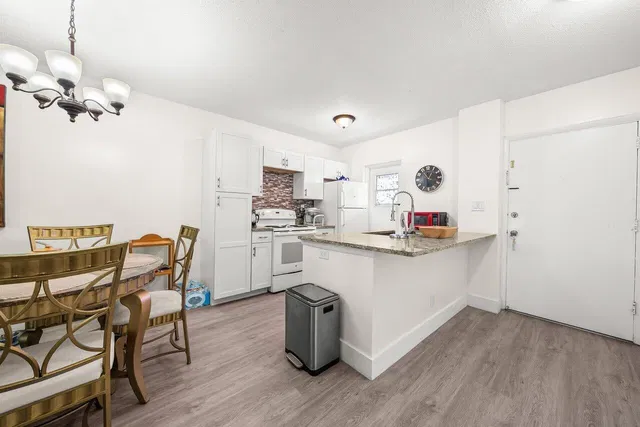 Unit 207 photo 6