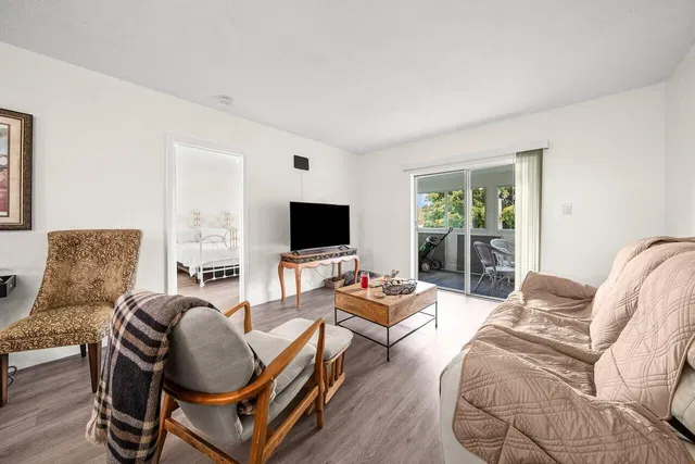 Unit 207 photo 9