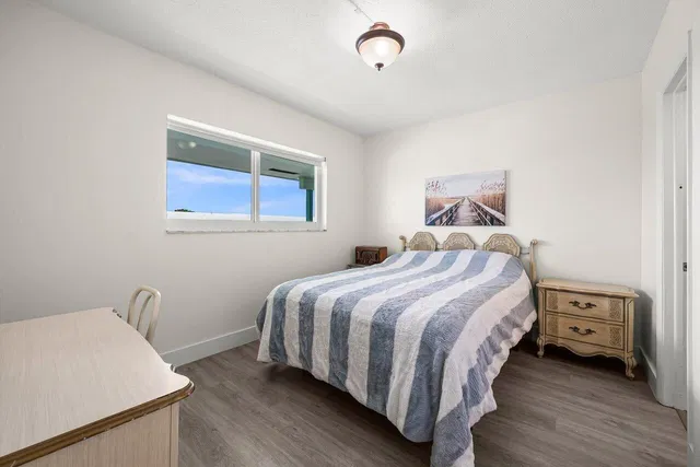 Unit 207 photo 15