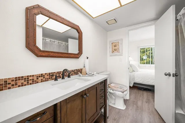 Unit 207 photo 17