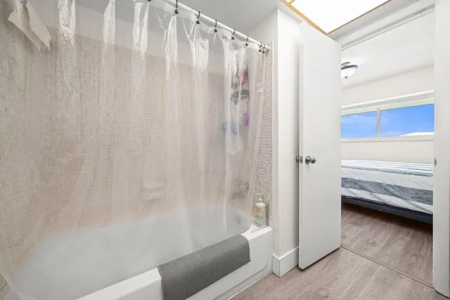 Unit 207 photo 18