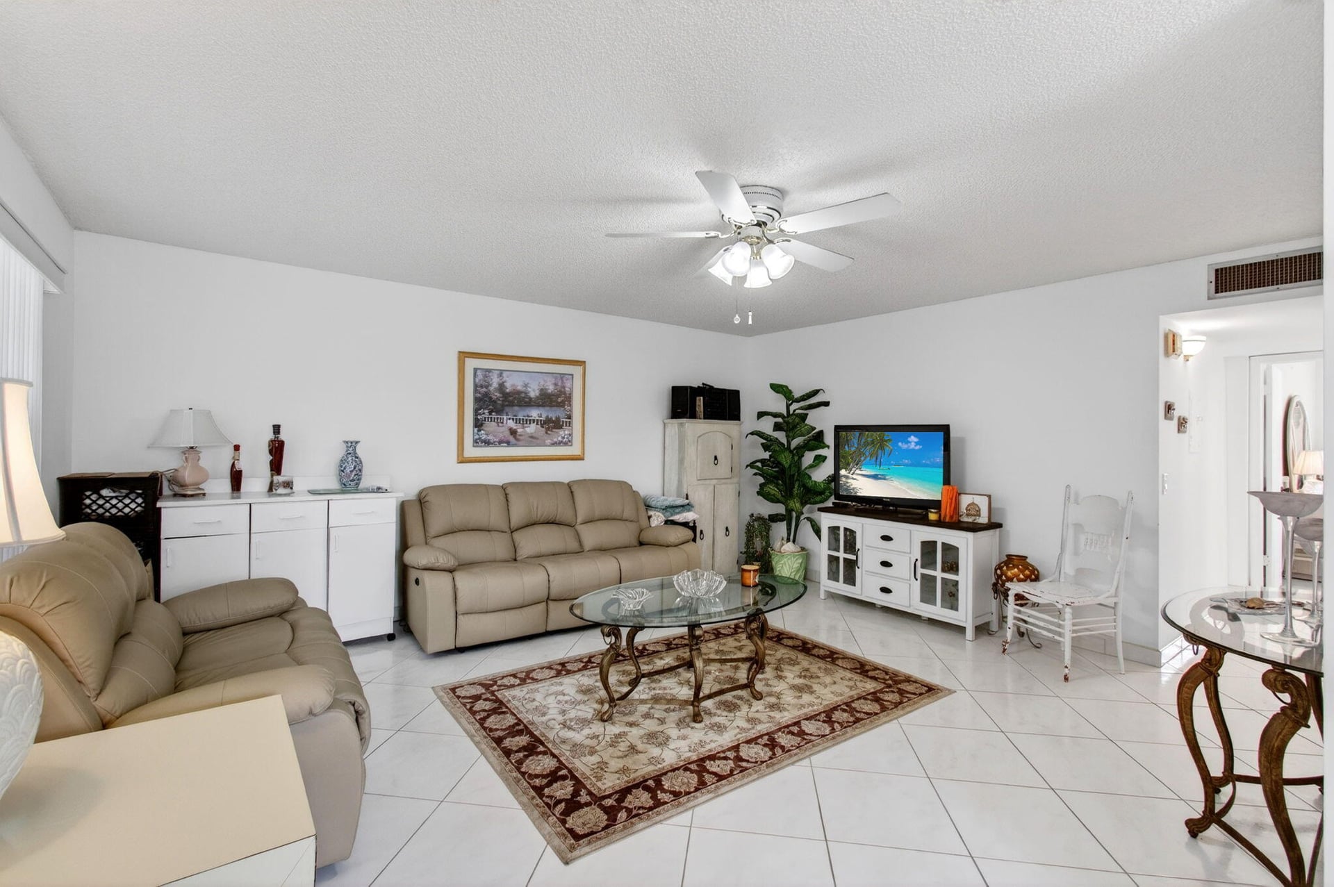  Residence photo 5