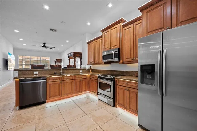 Residence photo 3