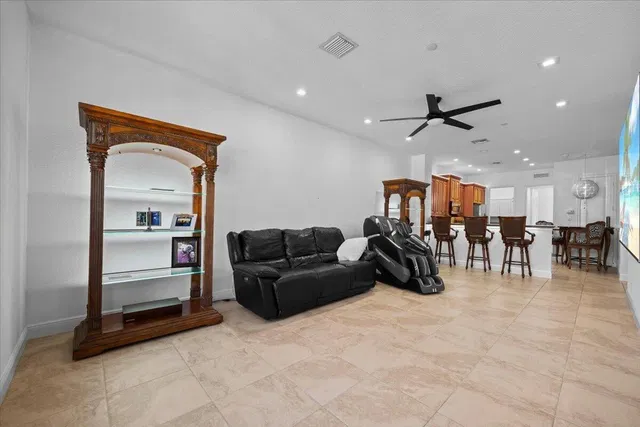 Residence photo 8