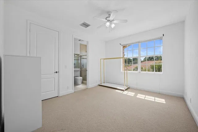 Residence photo 19