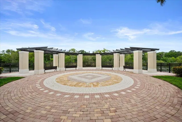 Residence photo 30