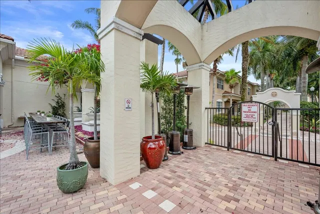 Residence photo 36